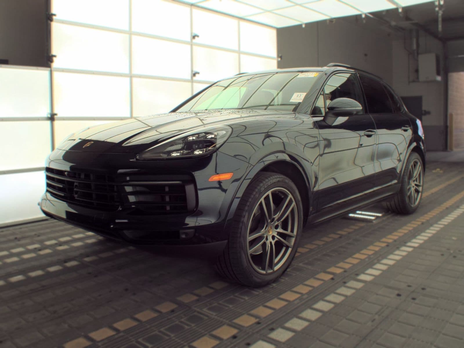 2019 PORSCHE CAYENNE Base