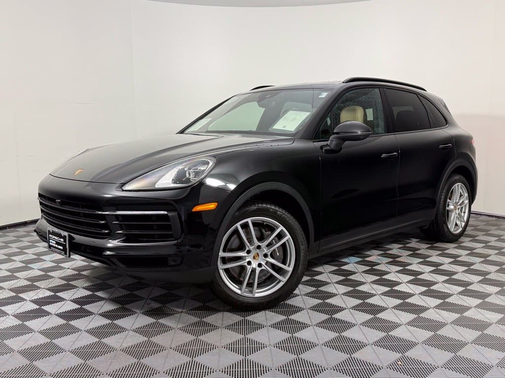 2023 PORSCHE CAYENNE Base