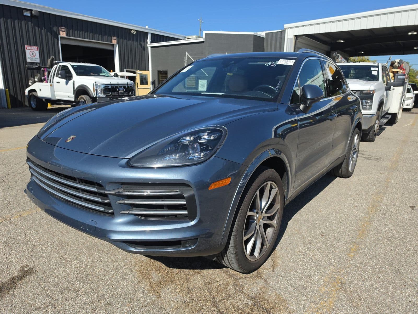 2019 PORSCHE CAYENNE Base