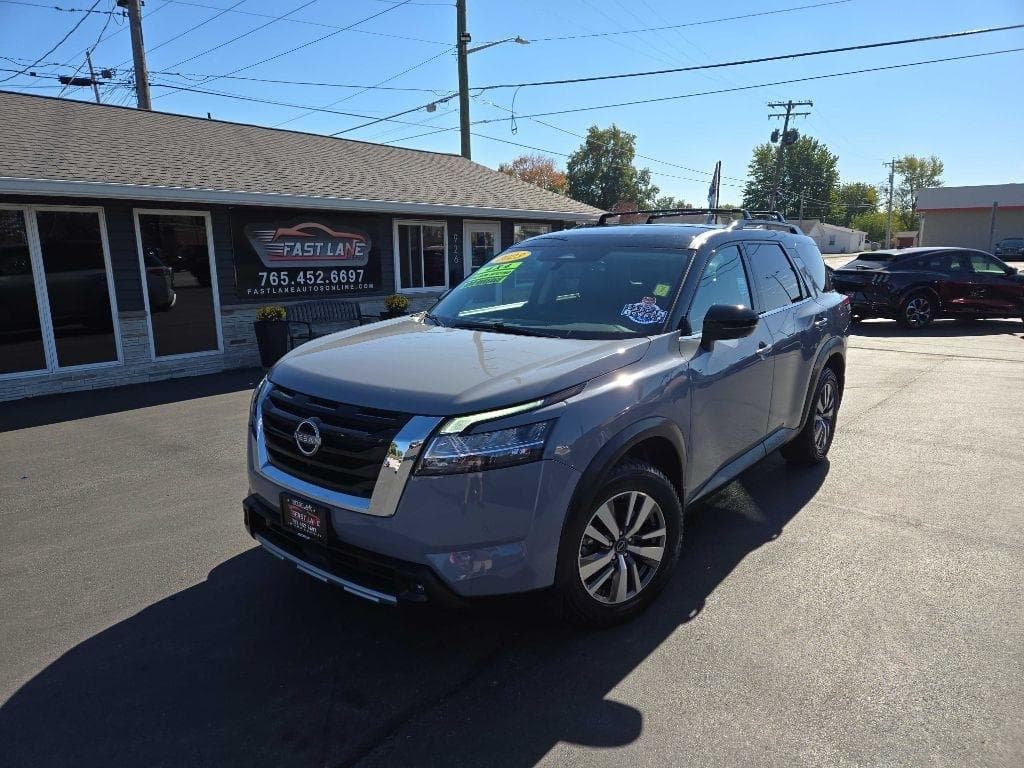 2023 NISSAN PATHFINDER SL