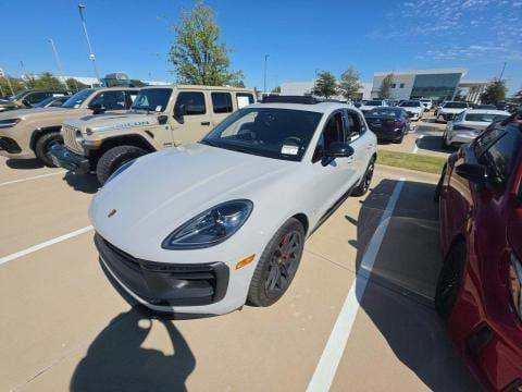 2025 PORSCHE MACAN GTS