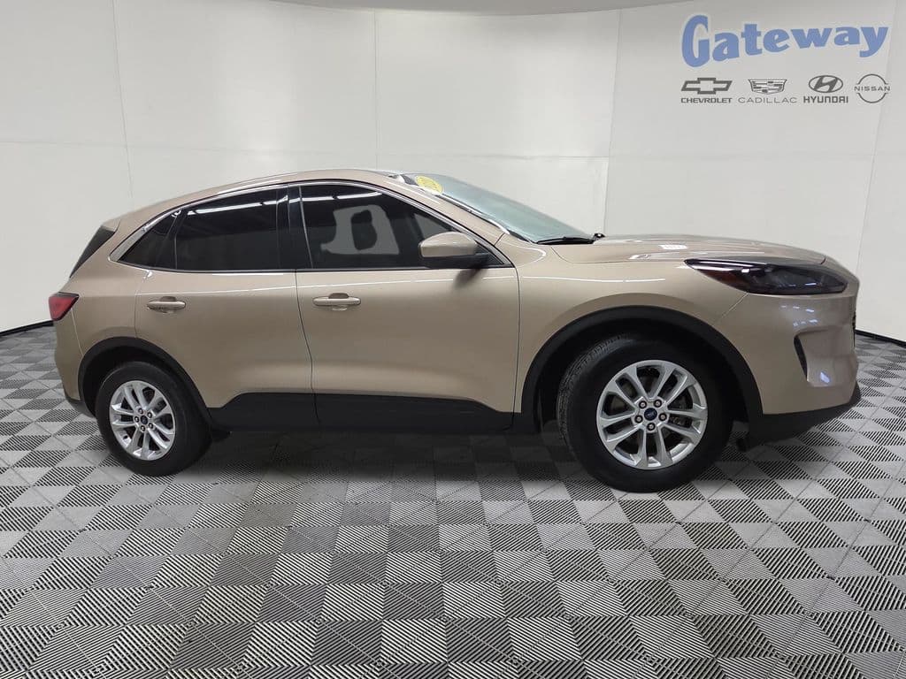 2020 FORD ESCAPE SE