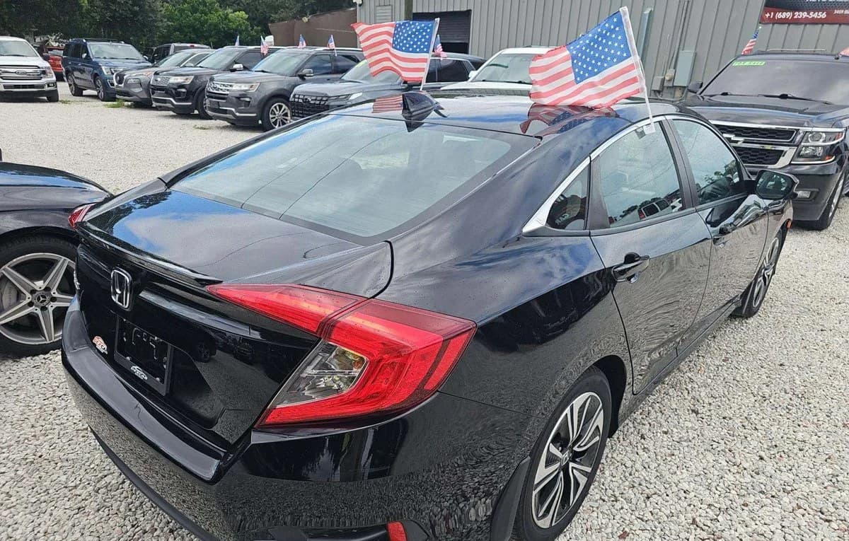 2017 HONDA CIVIC EX-L 4