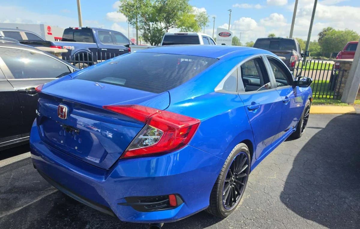 2017 HONDA CIVIC LX 4