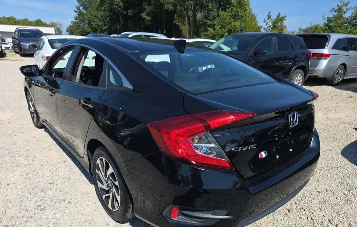 2017 HONDA CIVIC EX 3