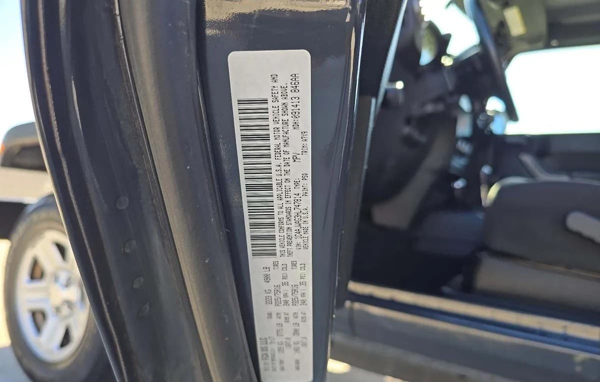 2017 JEEP WRANGLER Sport 3