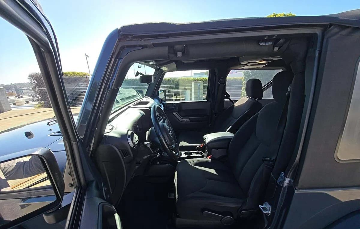 2017 JEEP WRANGLER Sport 4