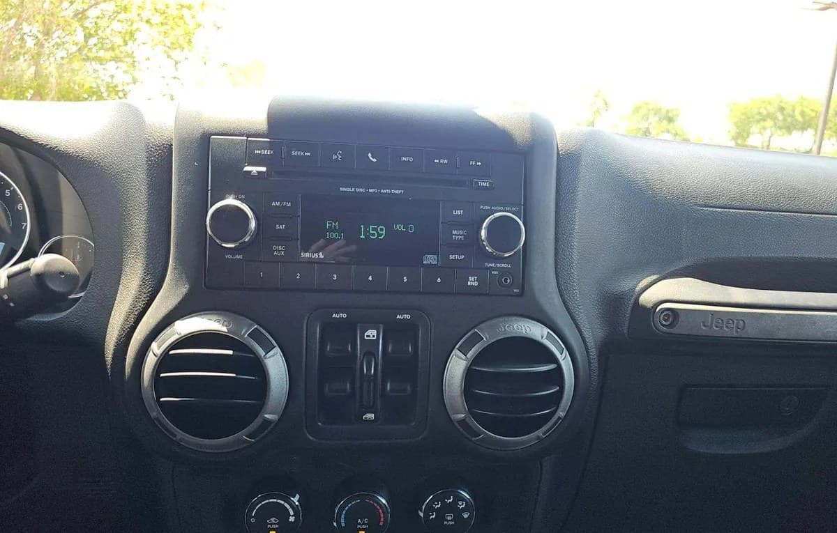 2017 JEEP WRANGLER UNLIMITED Sport 7