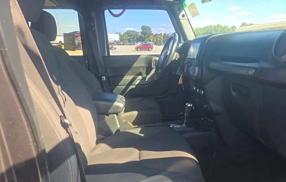 2017 JEEP WRANGLER UNLIMITED Sport 5