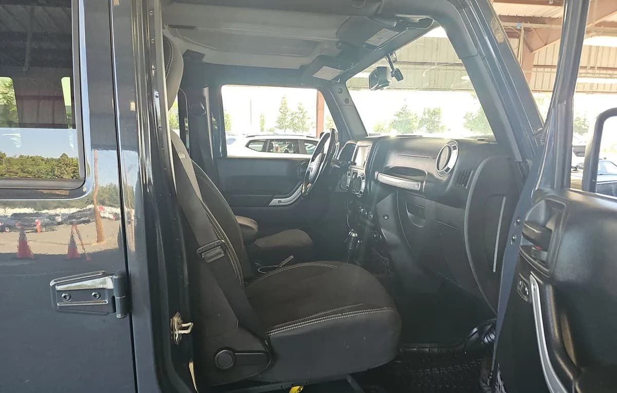 2017 JEEP WRANGLER UNLIMITED Sahara 5