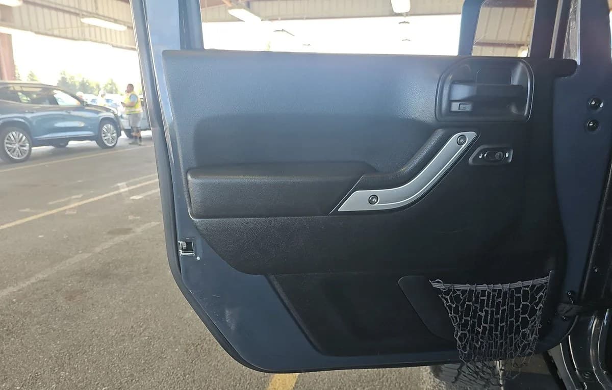 2017 JEEP WRANGLER UNLIMITED Sahara 6