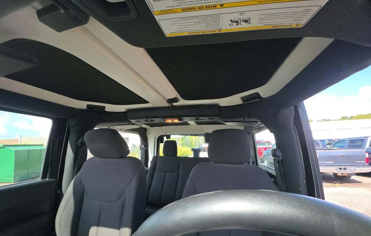 2017 JEEP WRANGLER Sport 4