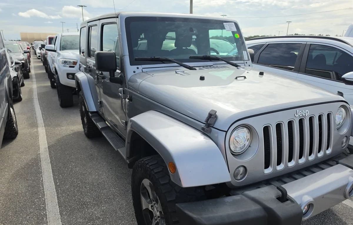 2017 JEEP WRANGLER UNLIMITED Sahara 4