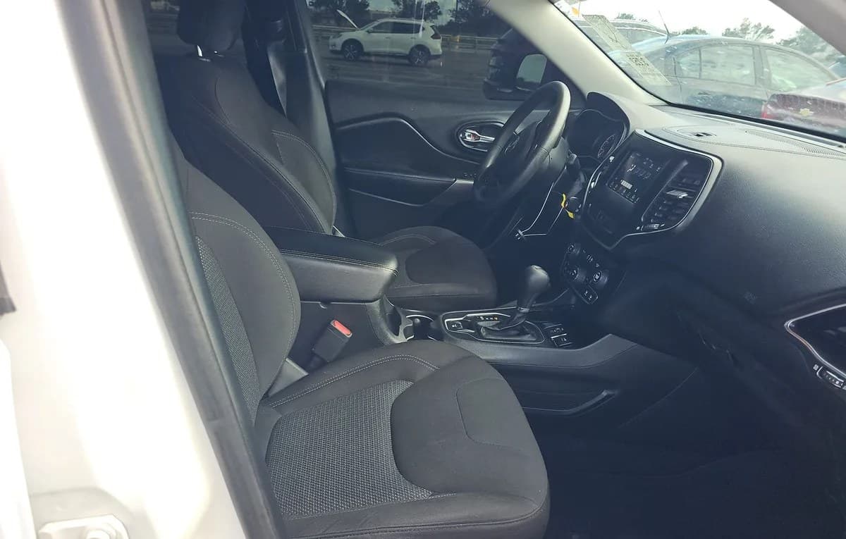 2019 JEEP CHEROKEE LATITUDE 5