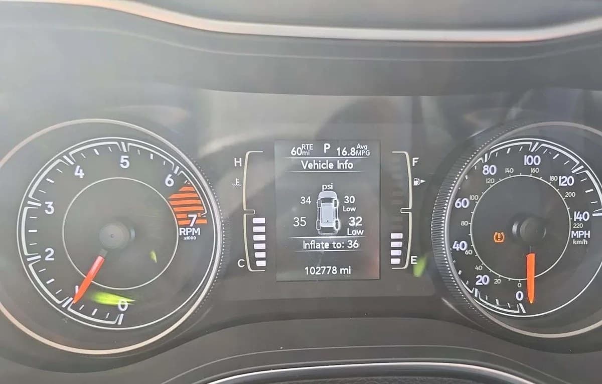 2019 JEEP CHEROKEE Latitude 6
