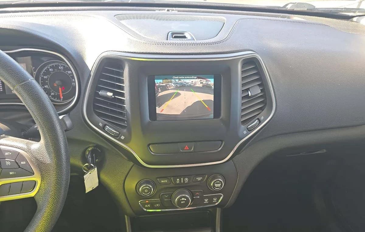 2019 JEEP CHEROKEE Latitude 7