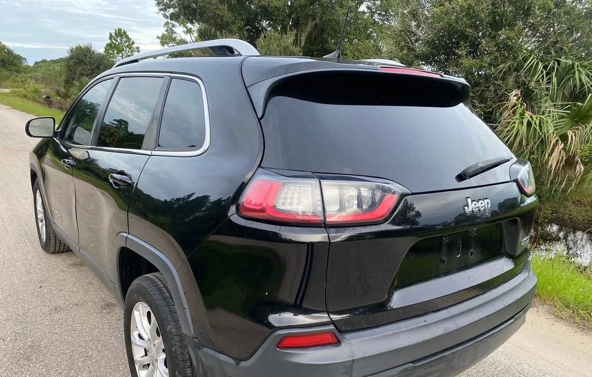2019 JEEP CHEROKEE Latitude 5
