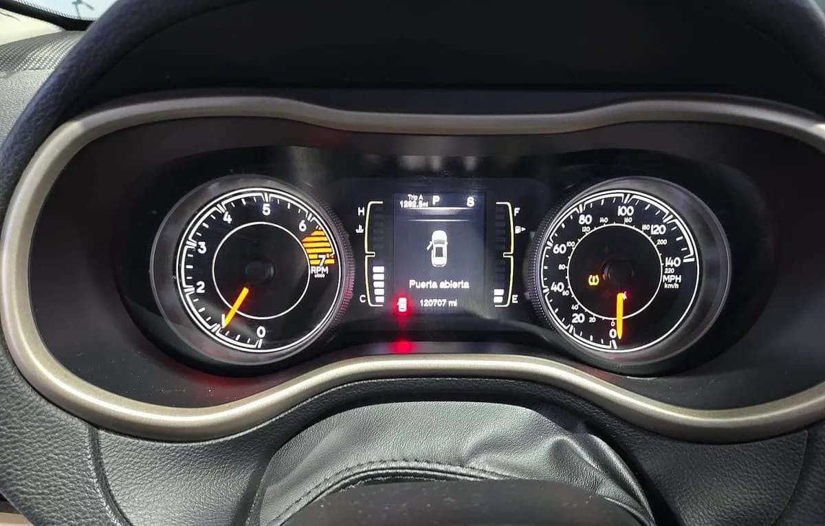 2017 JEEP CHEROKEE Latitude 6
