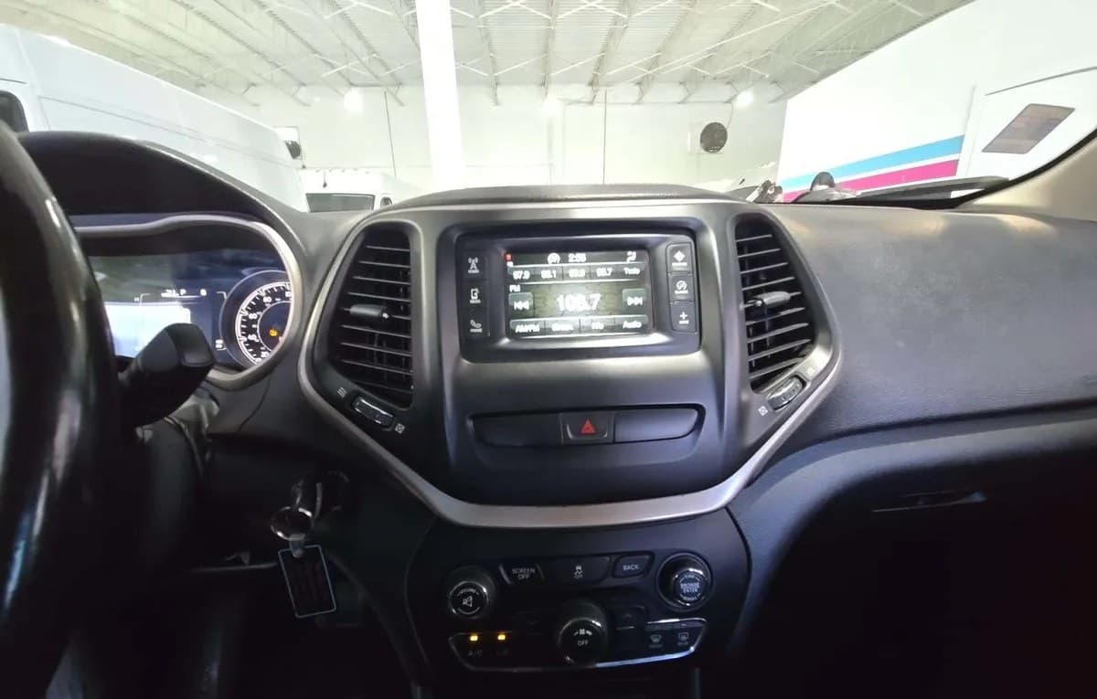 2017 JEEP CHEROKEE Latitude 7
