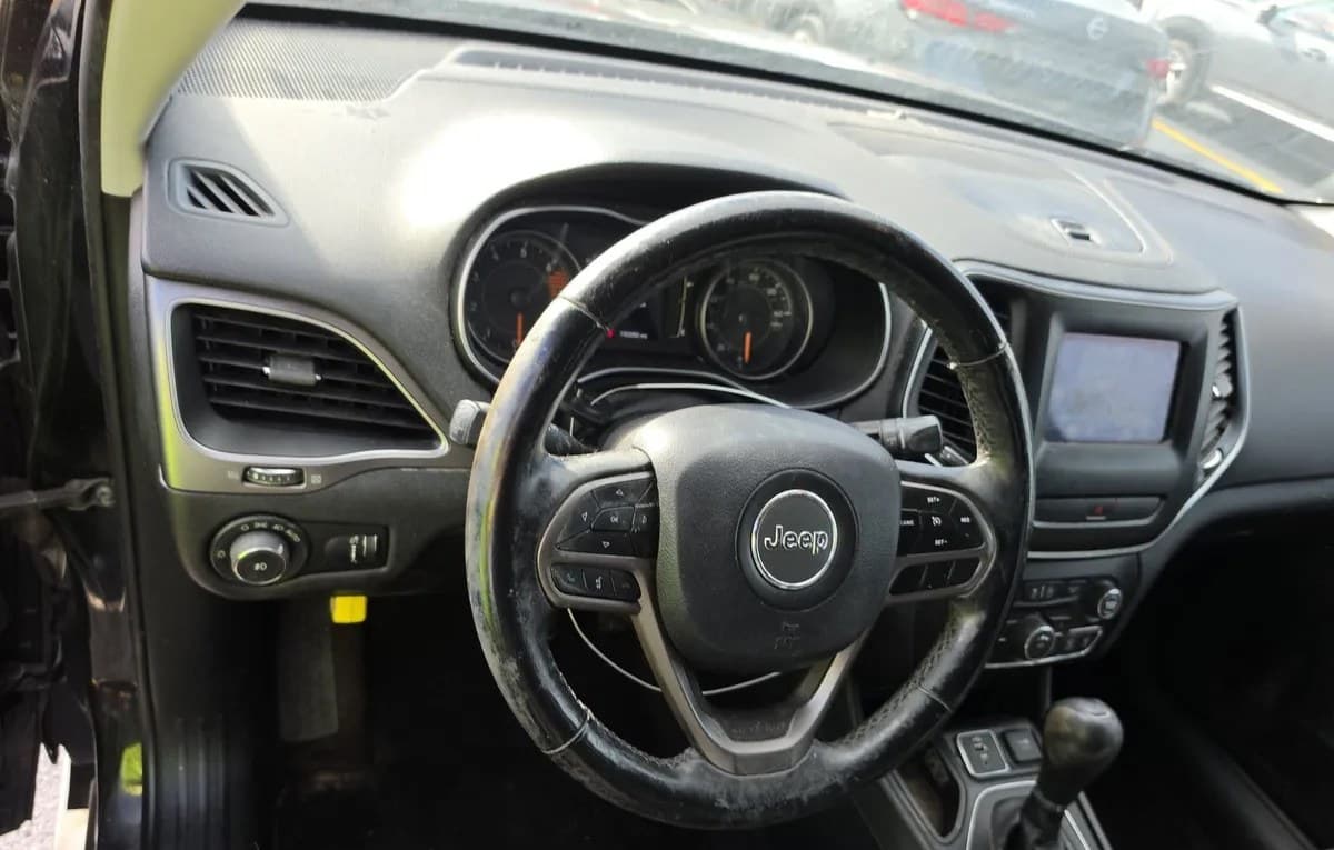 2019 JEEP CHEROKEE Latitude 7
