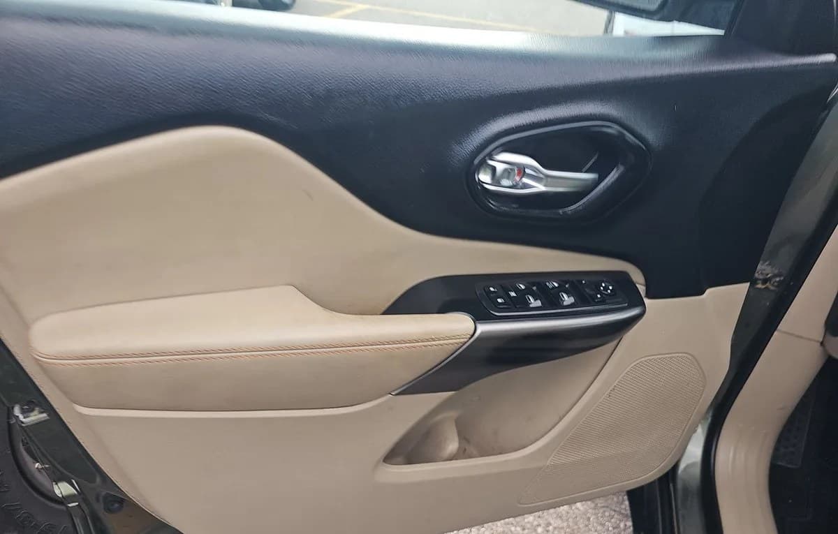 2019 JEEP CHEROKEE LATITUDE 6