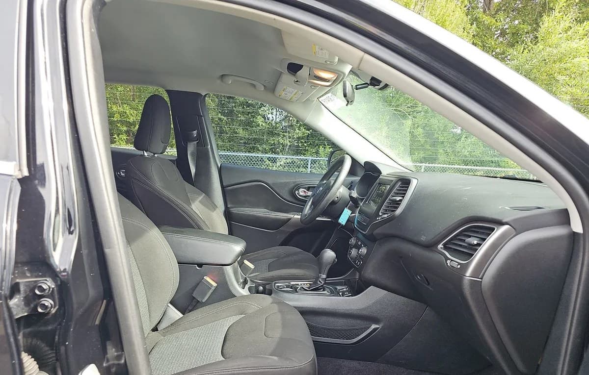 2019 JEEP CHEROKEE Latitude 5