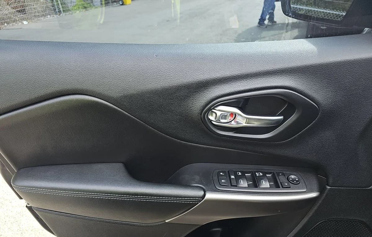 2019 JEEP CHEROKEE Latitude 6
