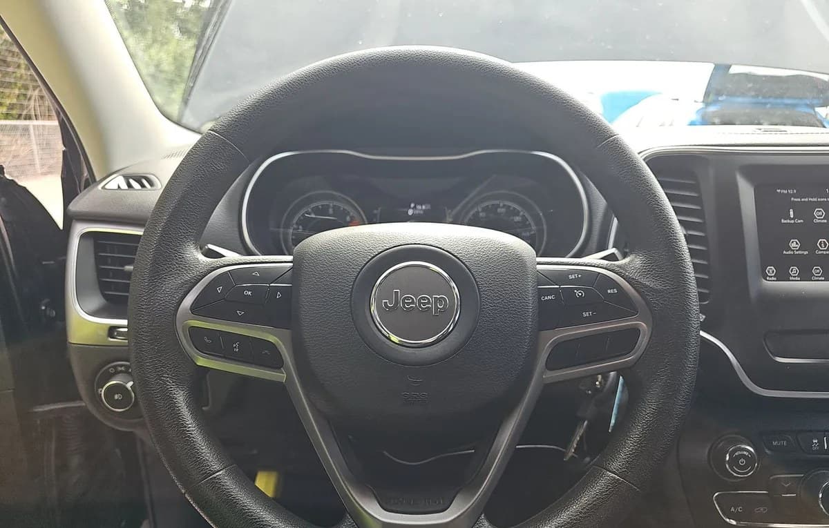 2019 JEEP CHEROKEE Latitude 7