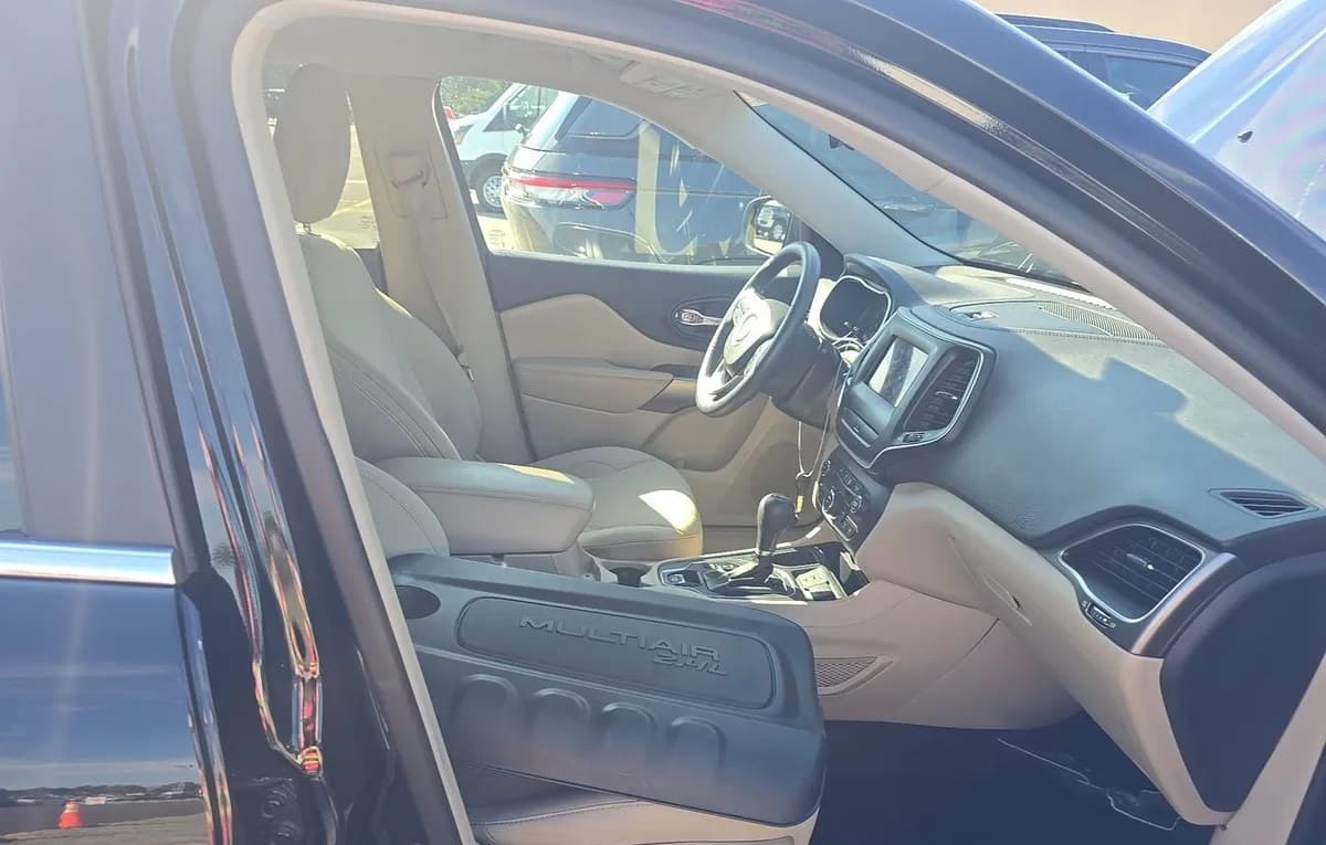 2019 JEEP CHEROKEE Latitude 5