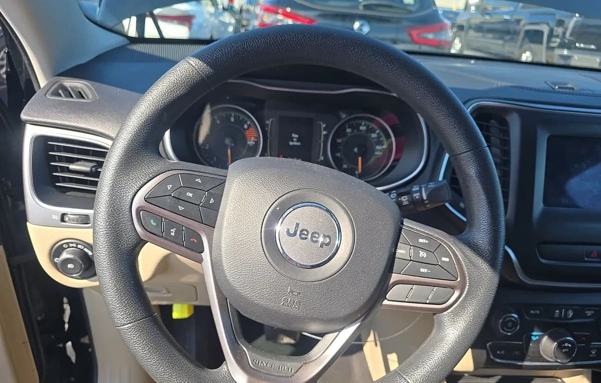 2019 JEEP CHEROKEE Latitude 7