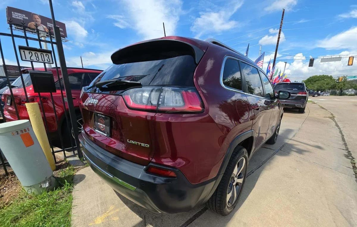 2019 JEEP CHEROKEE LIMITED 4