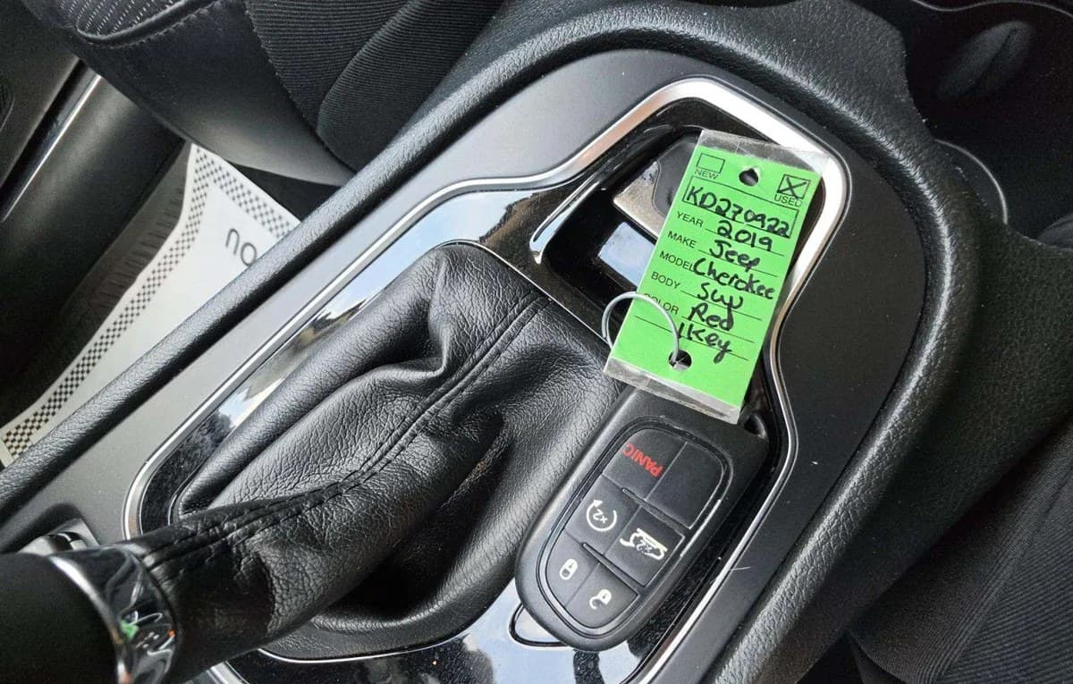 2019 JEEP CHEROKEE LIMITED 5