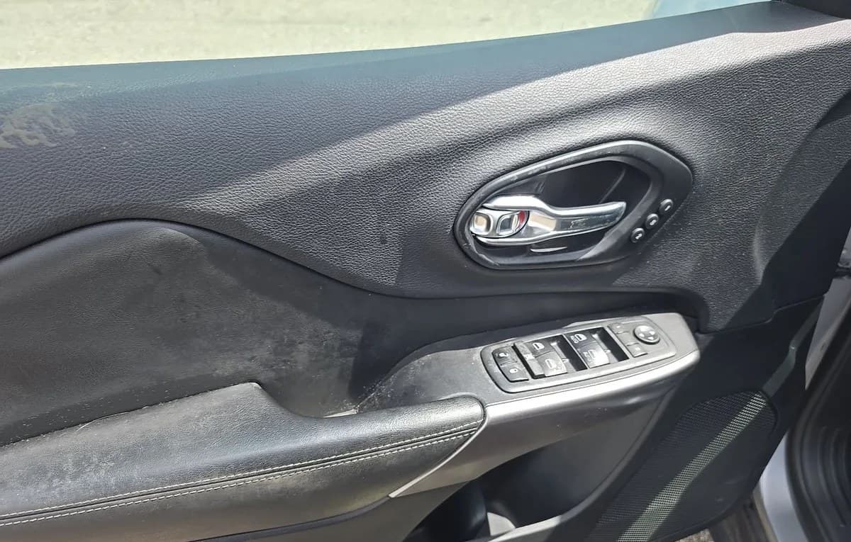 2019 JEEP CHEROKEE Limited 6