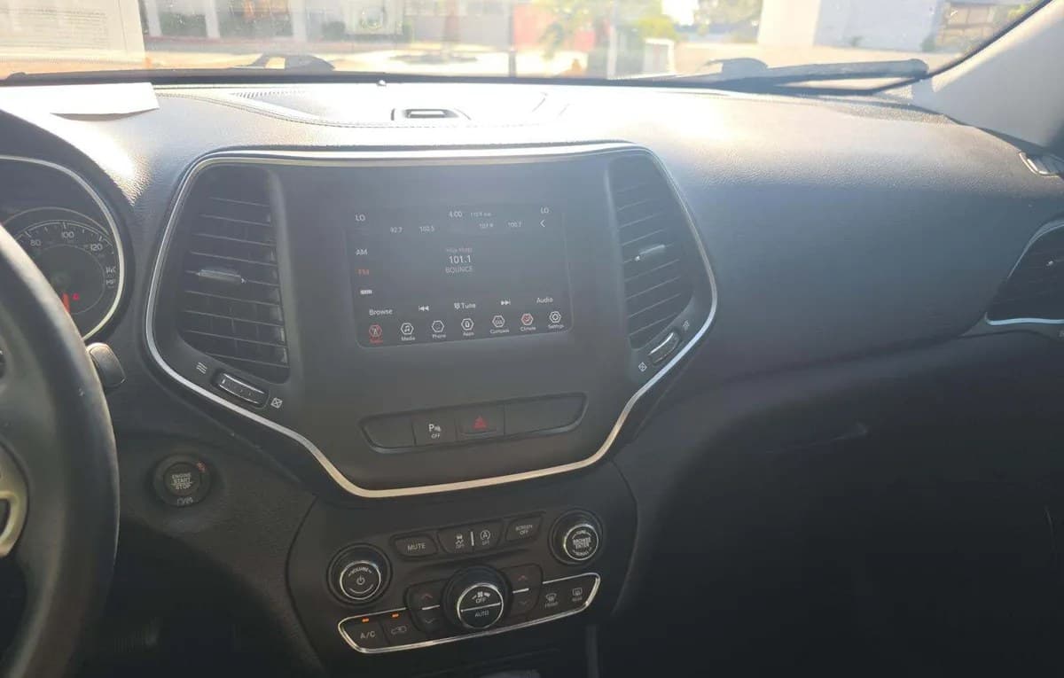 2019 JEEP CHEROKEE LATITUDE PLUS 7