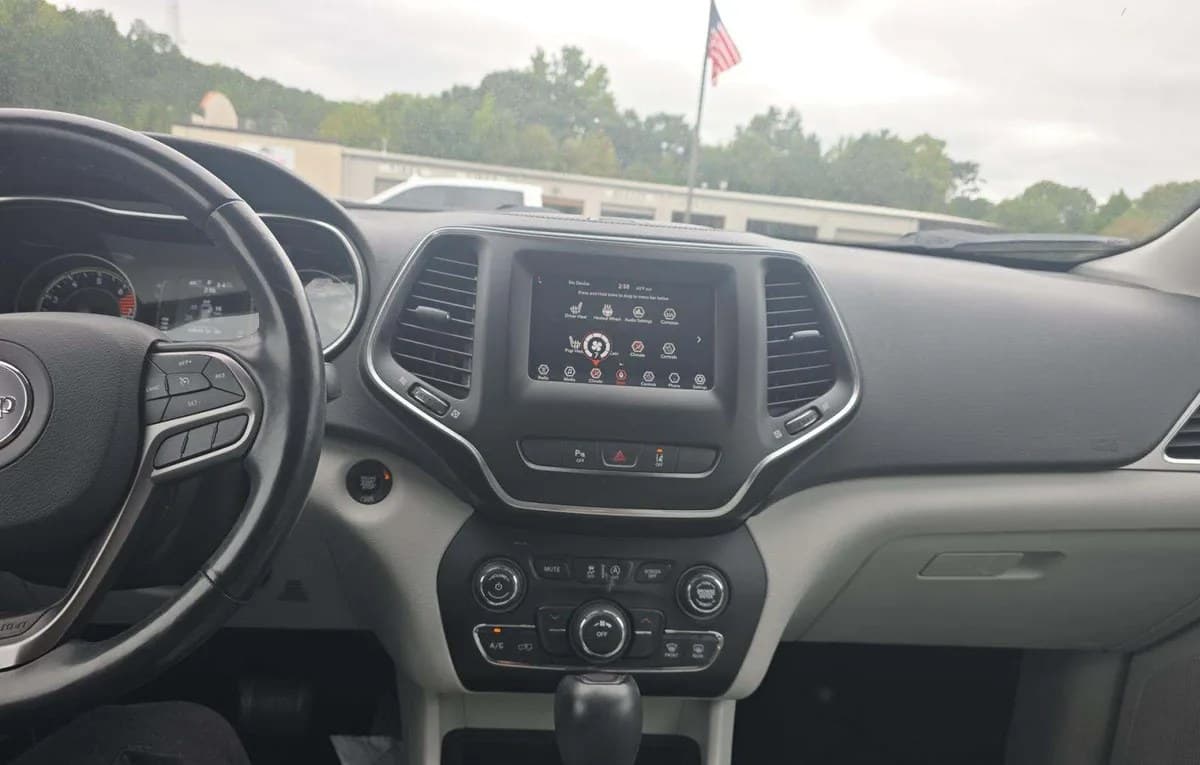 2021 JEEP CHEROKEE LATITUDE Plus 7