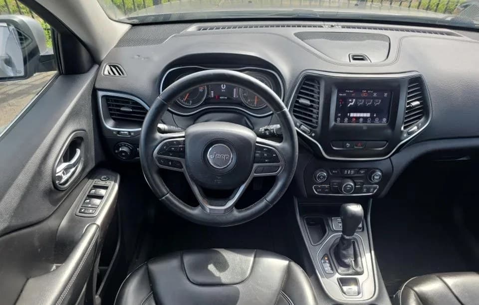 2019 JEEP CHEROKEE LATITUDE Plus 5