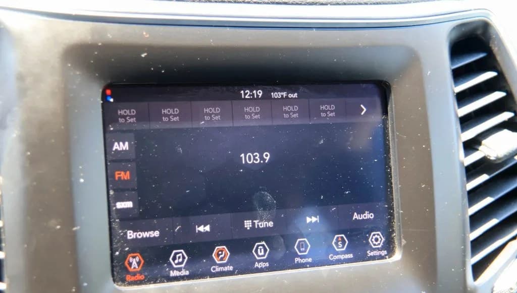 2019 JEEP CHEROKEE LATITUDE ALTITUDE Edition 4