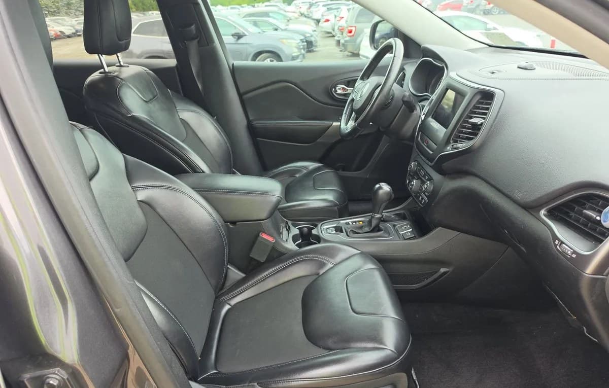 2019 JEEP CHEROKEE LATITUDE Plus 5