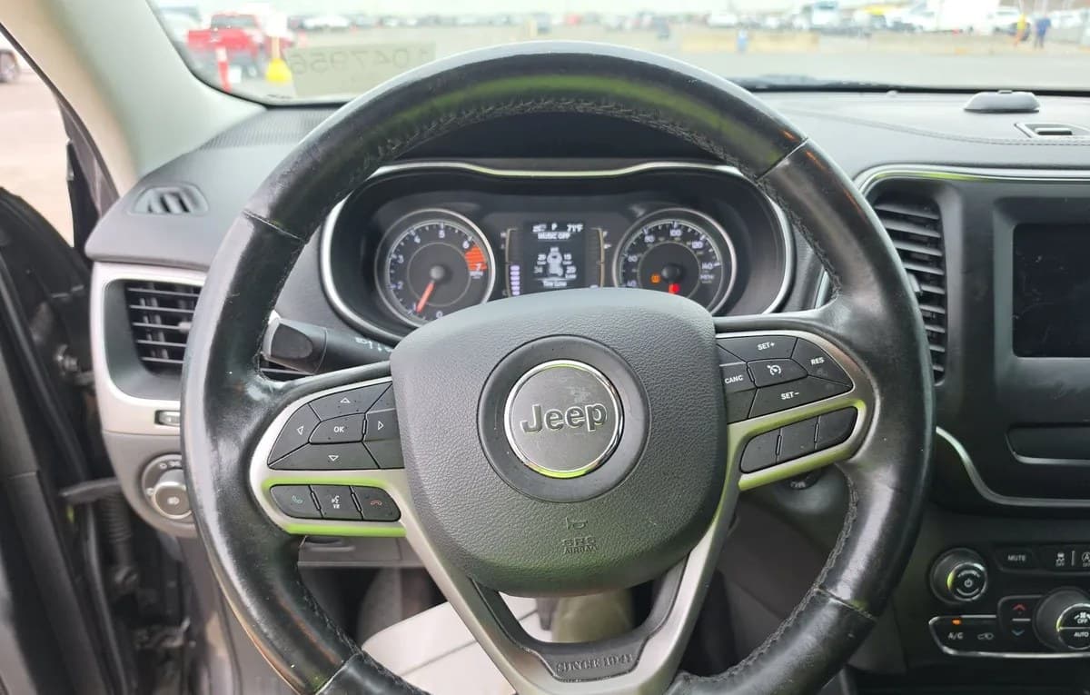 2019 JEEP CHEROKEE LATITUDE Plus 7