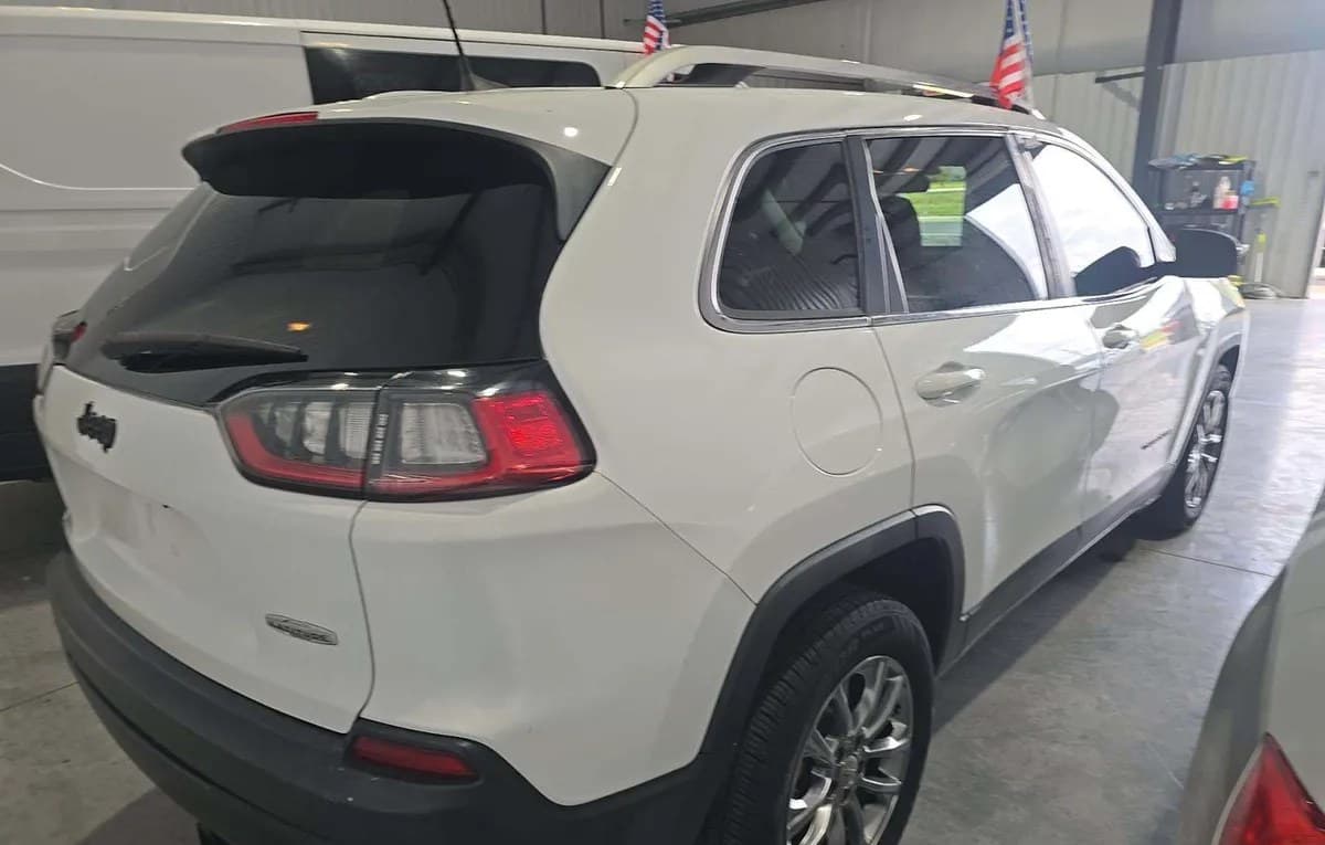 2019 JEEP CHEROKEE LATITUDE PLUS 4