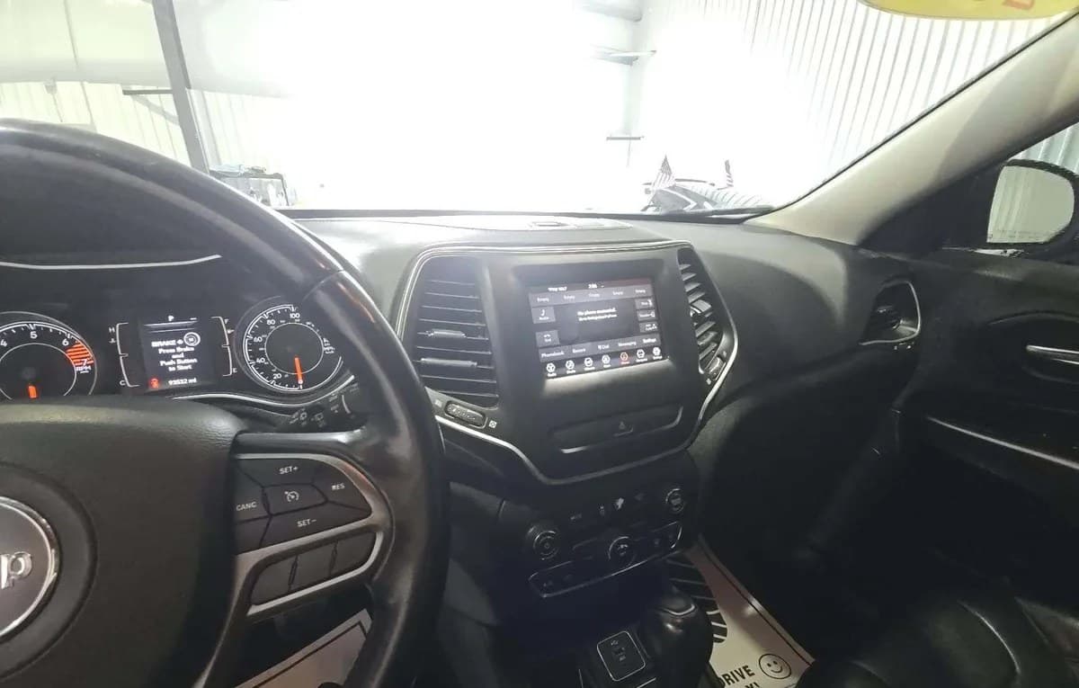 2019 JEEP CHEROKEE LATITUDE PLUS 7