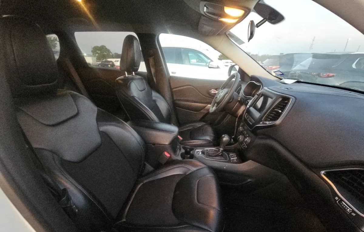 2019 JEEP CHEROKEE LATITUDE Plus 5