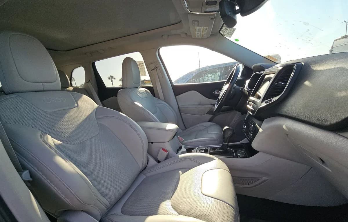 2021 JEEP CHEROKEE LATITUDE Lux 5