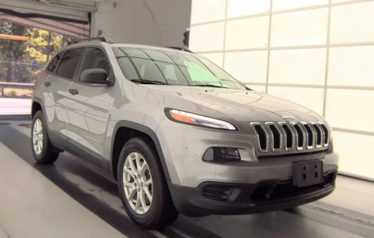 2017 JEEP CHEROKEE SPORT 4