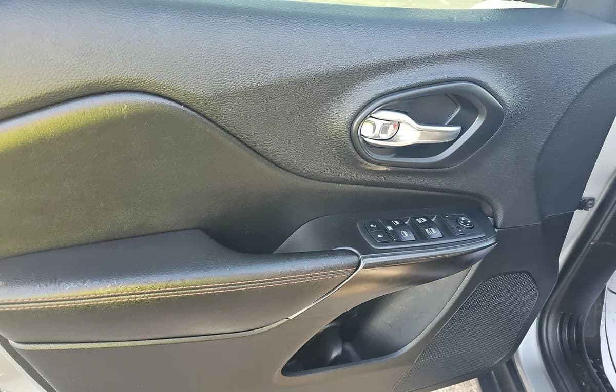 2019 JEEP CHEROKEE Trailhawk 6