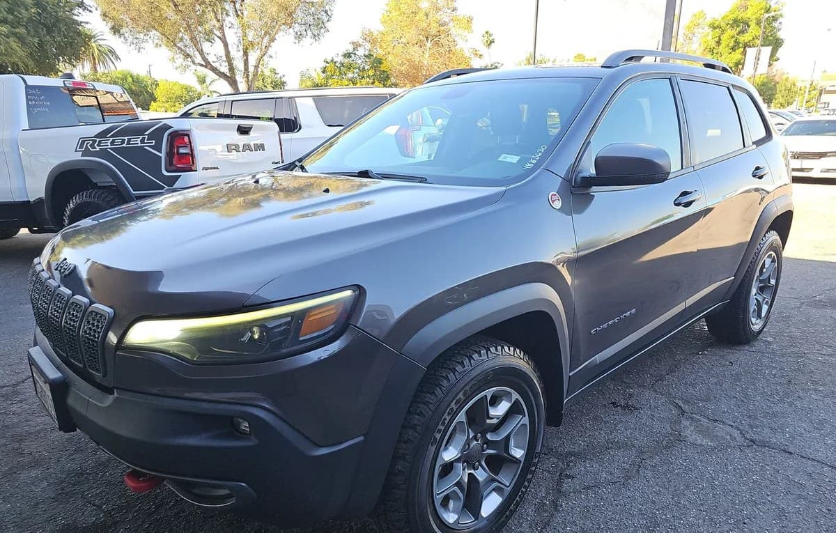 2019 JEEP CHEROKEE Trailhawk 2