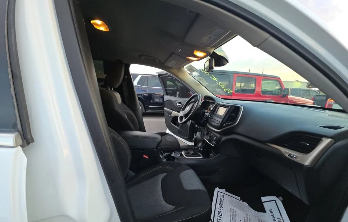 2018 JEEP CHEROKEE Latitude 5