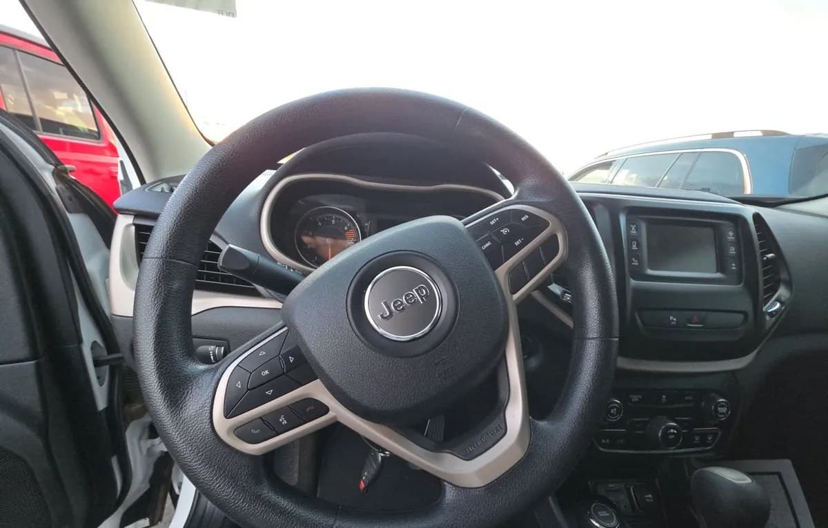 2018 JEEP CHEROKEE Latitude 7