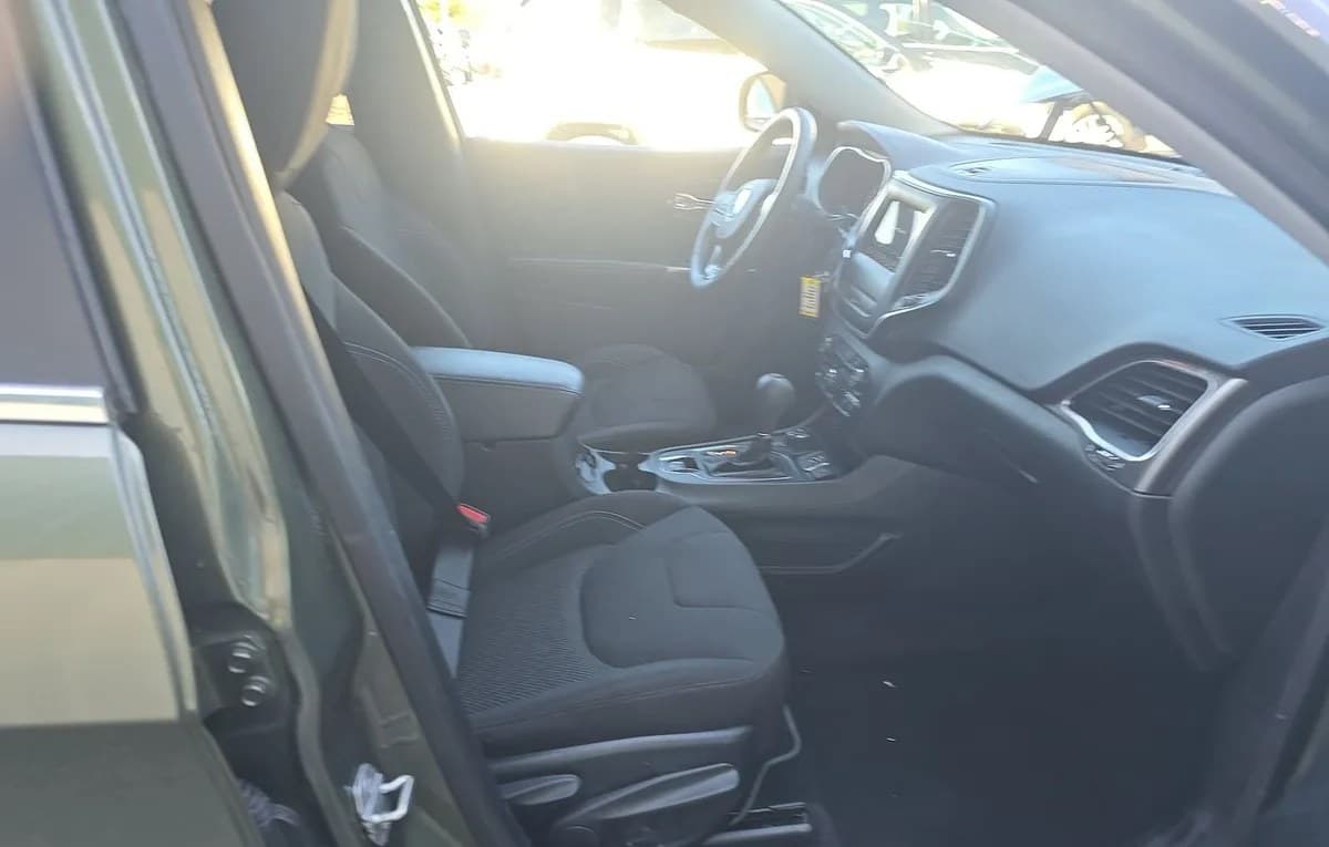2019 JEEP CHEROKEE LATITUDE 5