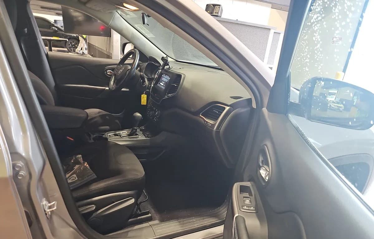 2019 JEEP CHEROKEE Latitude 5
